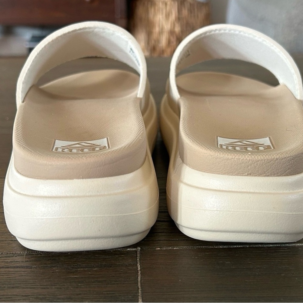 Reef Women's Cushion Boni Bay Flip Flop Sandal - Picture 3 of 7
